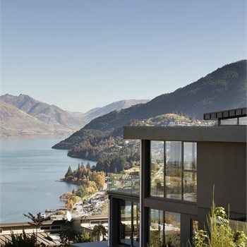 Trending Image Queenstown panorama