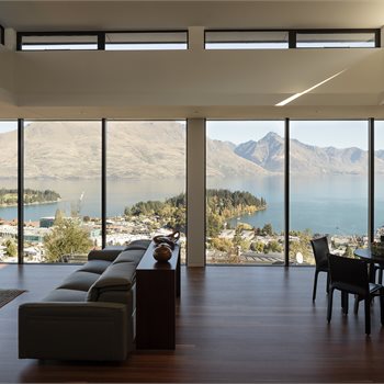 Trending Image Queenstown panorama