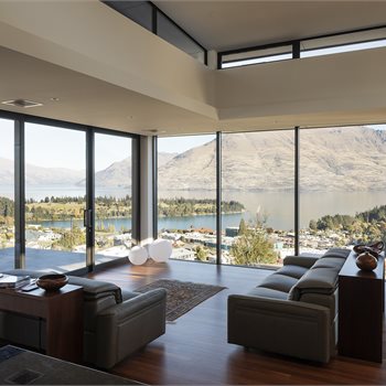Trending Image Queenstown panorama
